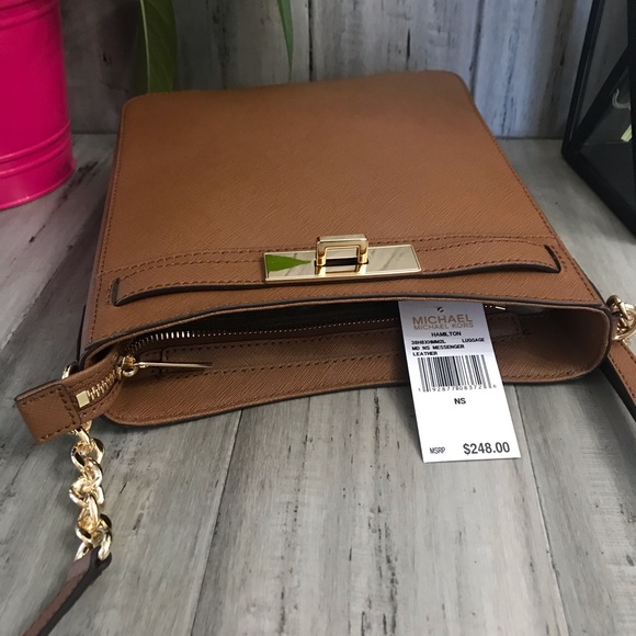 Michael Kors Hamilton Messenger Bag - Picture 4 of 7